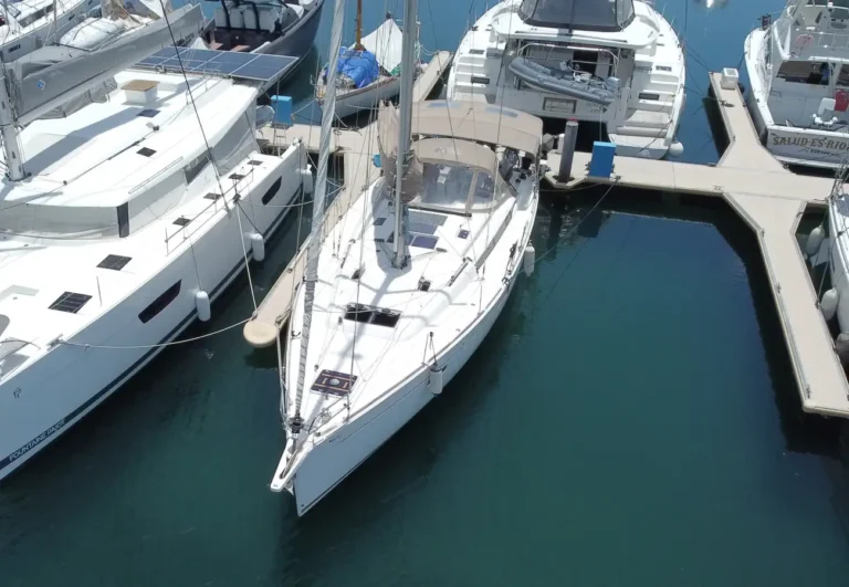 Jeanneau 479 for sale in the Dutch Caribbean